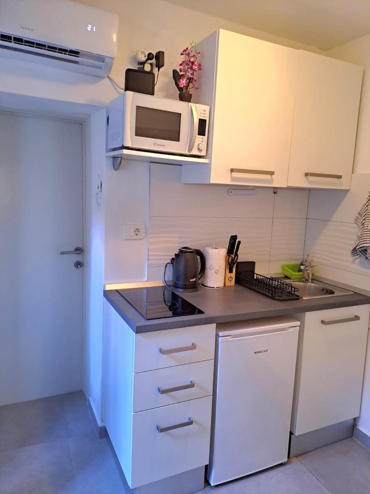 Studio Apartment Lola Kaštela Exterior foto